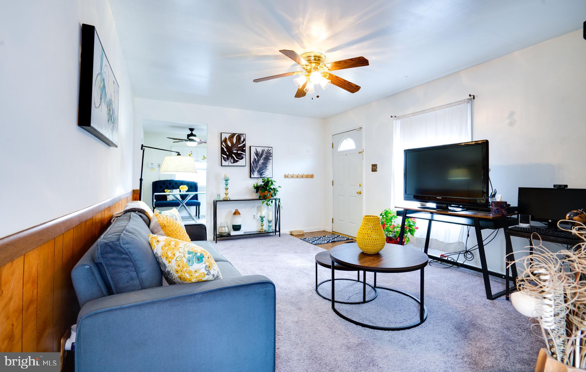 705 North York Road Sterling, VA 20164 - Photo 8 of 30 Family Room/Den