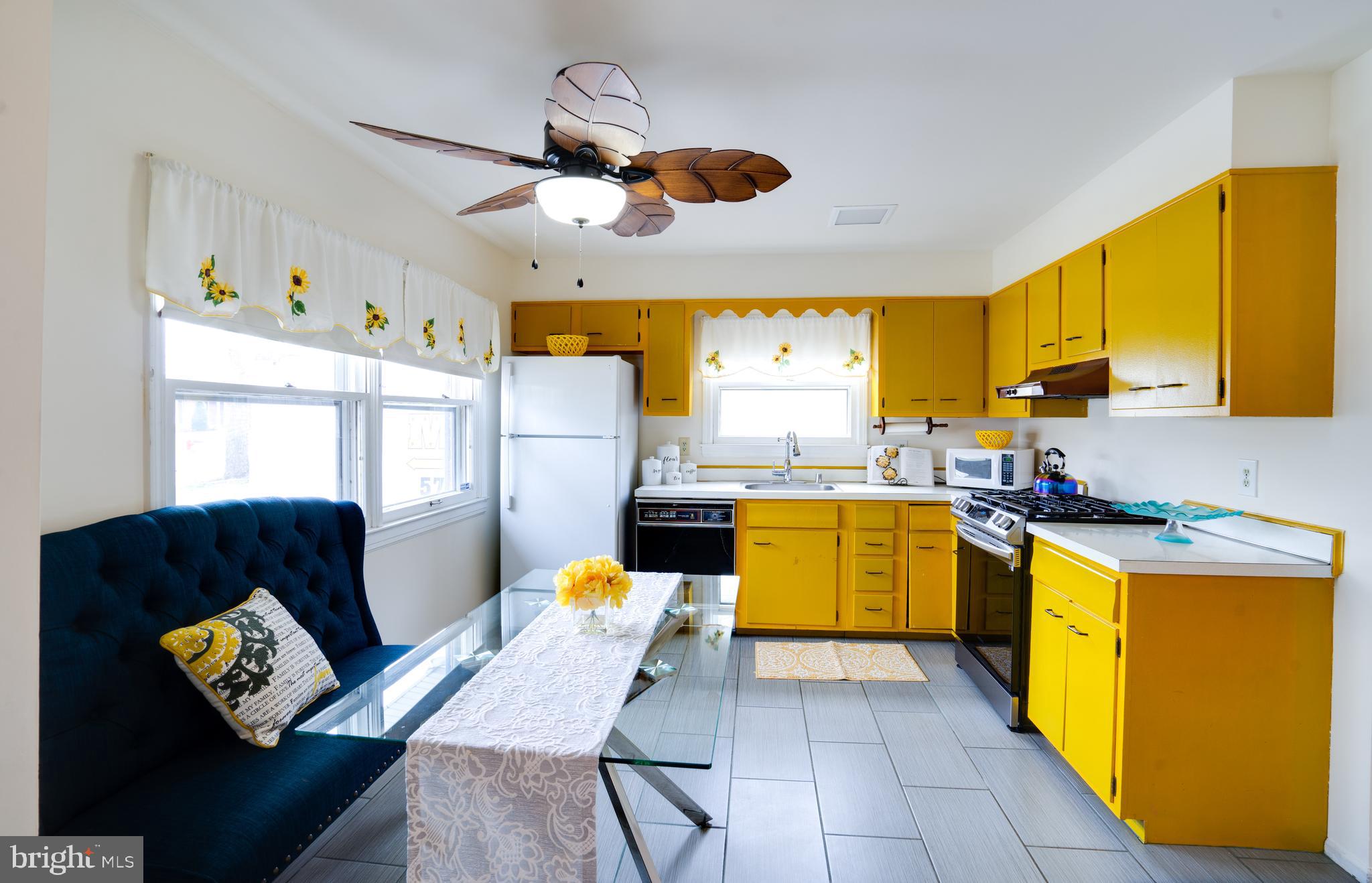 705 North York Road Sterling, VA 20164 - Photo 10 of 30 Eat in Kitchen