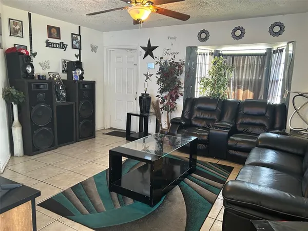 $409,900 | 1031 30th Avenue East, Bradenton, FL 34208