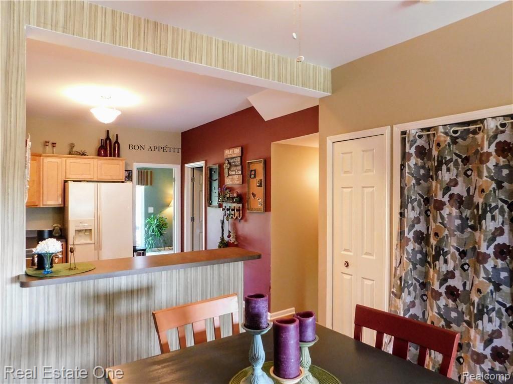 2136 Knotty Pine Trail Howell, MI 48855 - Photo 4 of 19