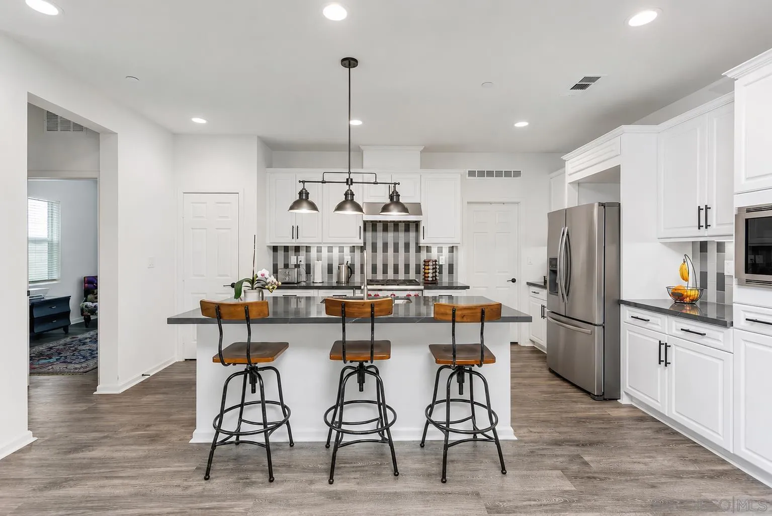1013 Crestline Road San Marcos, CA 92069 - Photo 9 of 38