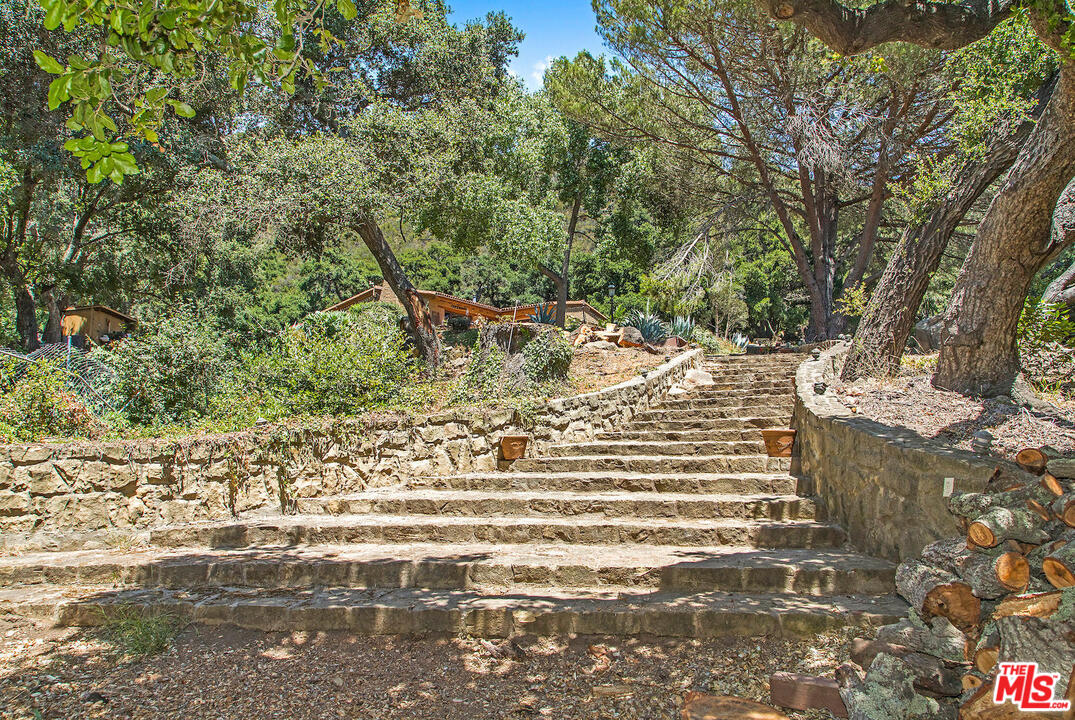 2125 Refugio Road Goleta, CA 93117 - Photo 4 of 22 Gallery Image 4