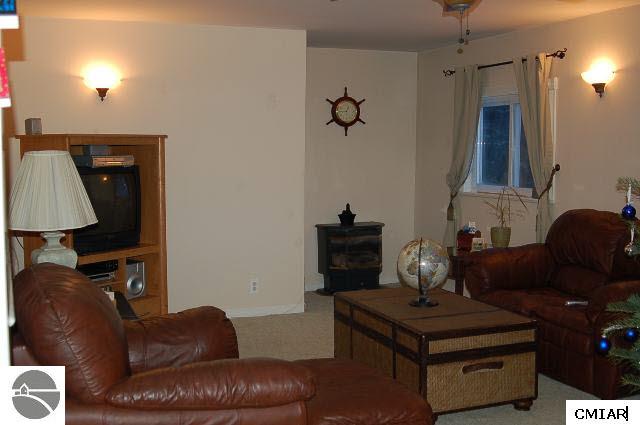 9974 East Colby Road Crystal, MI 48818 - Photo 6 of 9 1772170-5.JPG