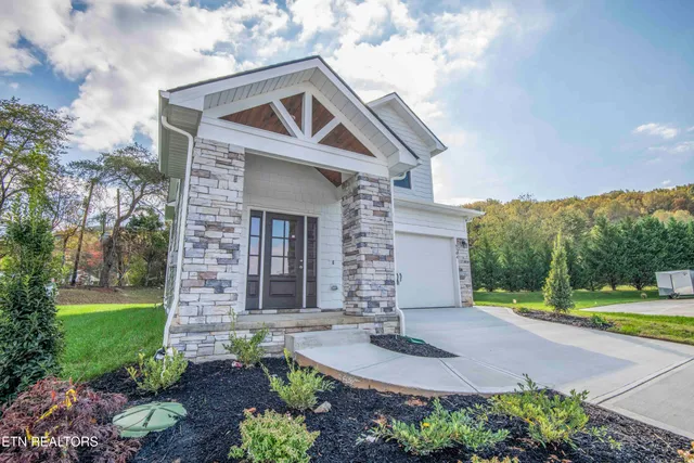 $579,900 | 6704 Orange Petal Lane, Knoxville, TN 37931