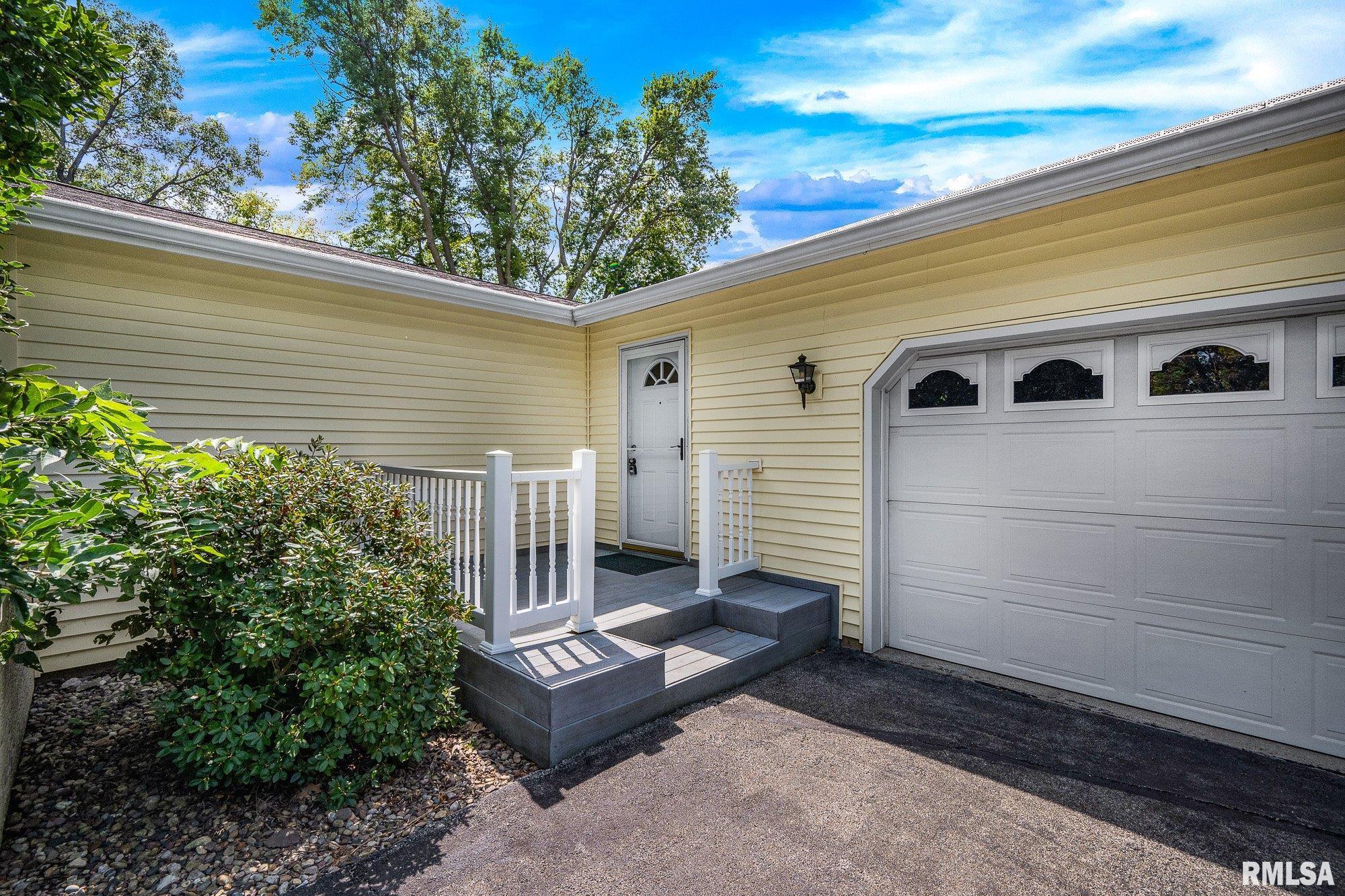 526 West Chestnut Street Oneida, IL 61467 - Photo 7 of 38 Gallery Image 7
