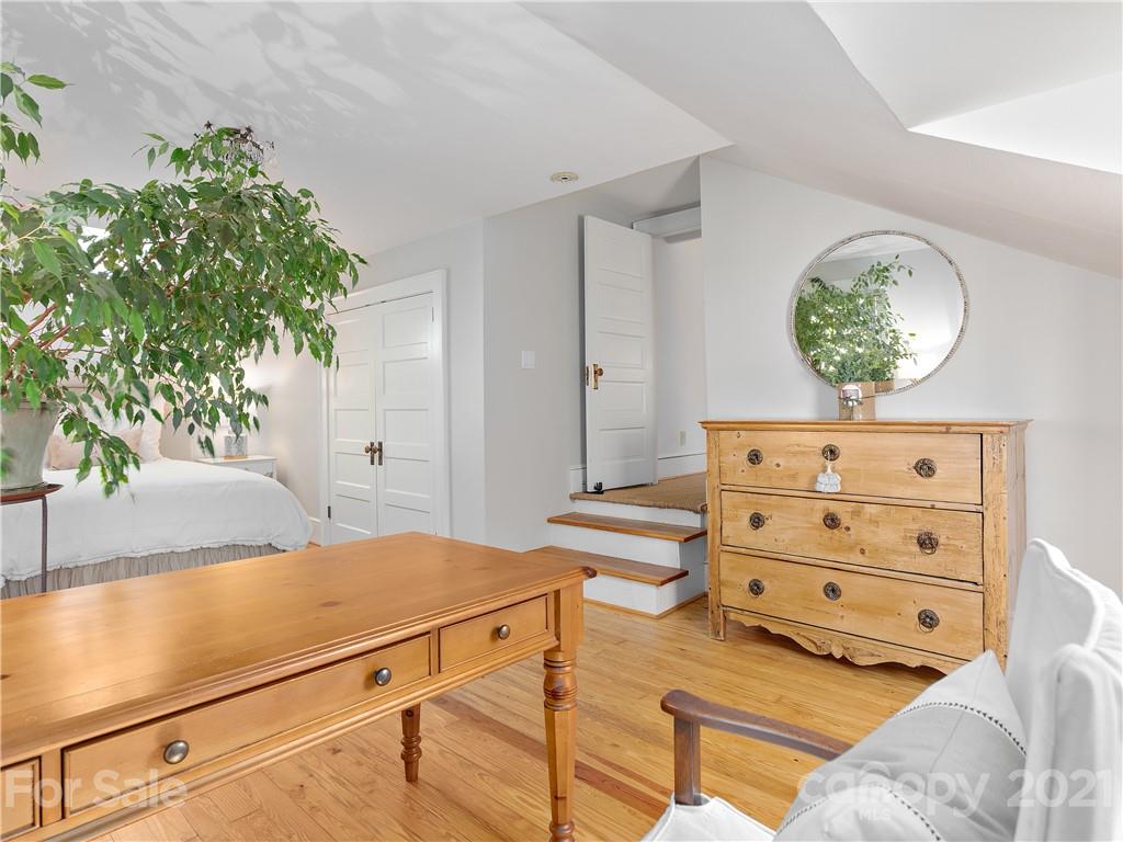 89 Edgemont Road Asheville, NC 28801 - Photo 17 of 30 Gallery Image 17