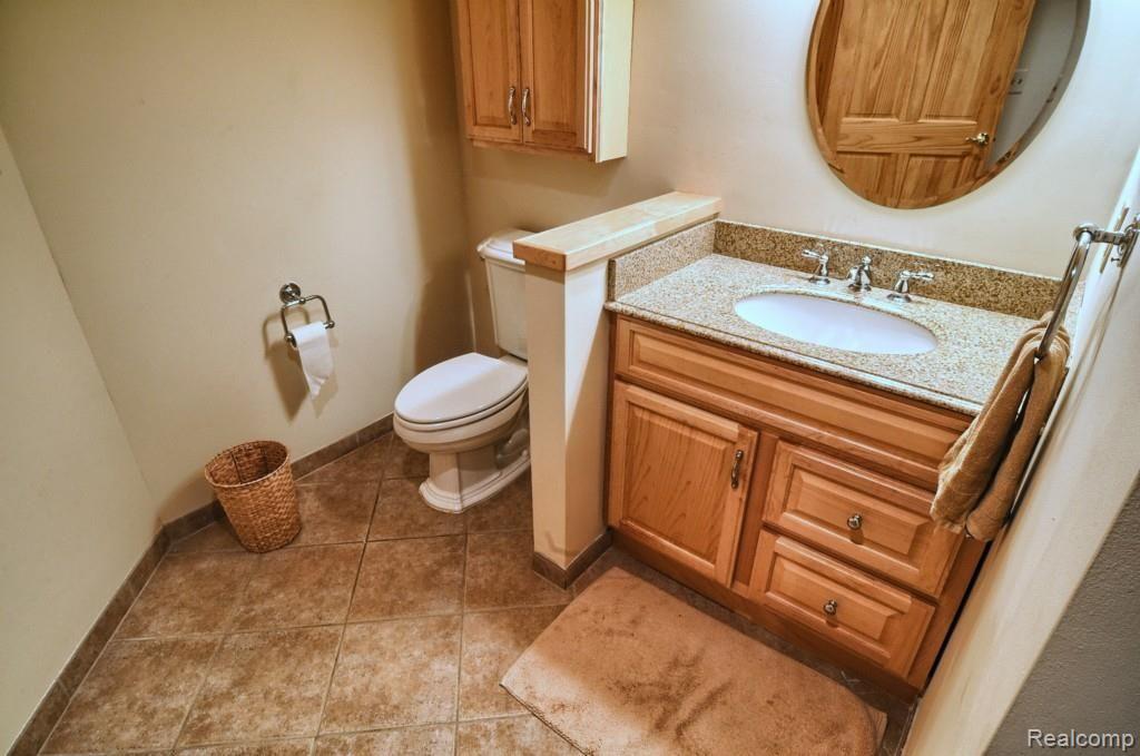 1598 Woodhaven Road Howell, MI 48855 - Photo 27 of 52 Finished_Lower_Level_Bathroom_l.jpg