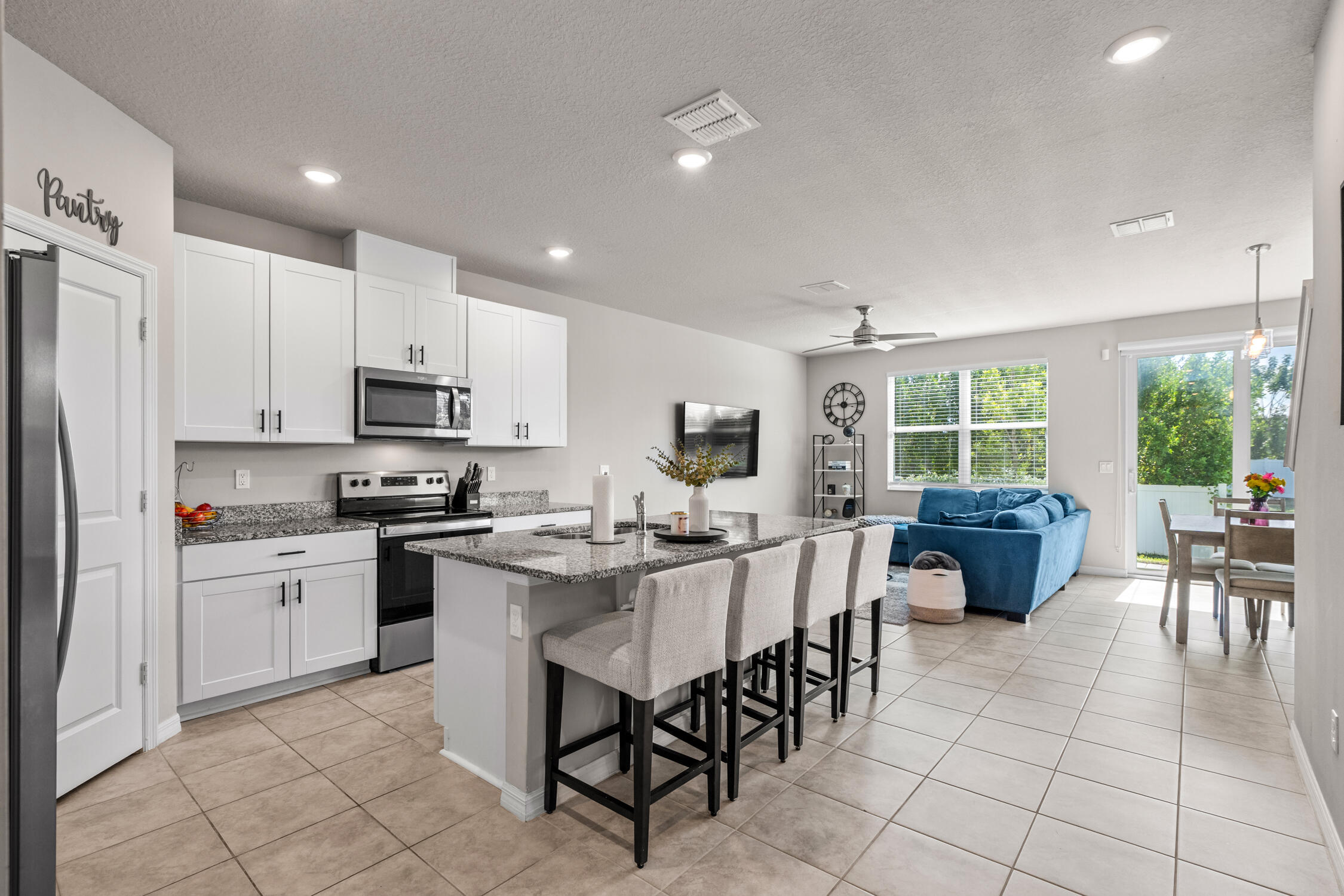 3522 Joshua Tree Street Palm Springs, FL 33461 - Photo 6 of 32 DSC04339