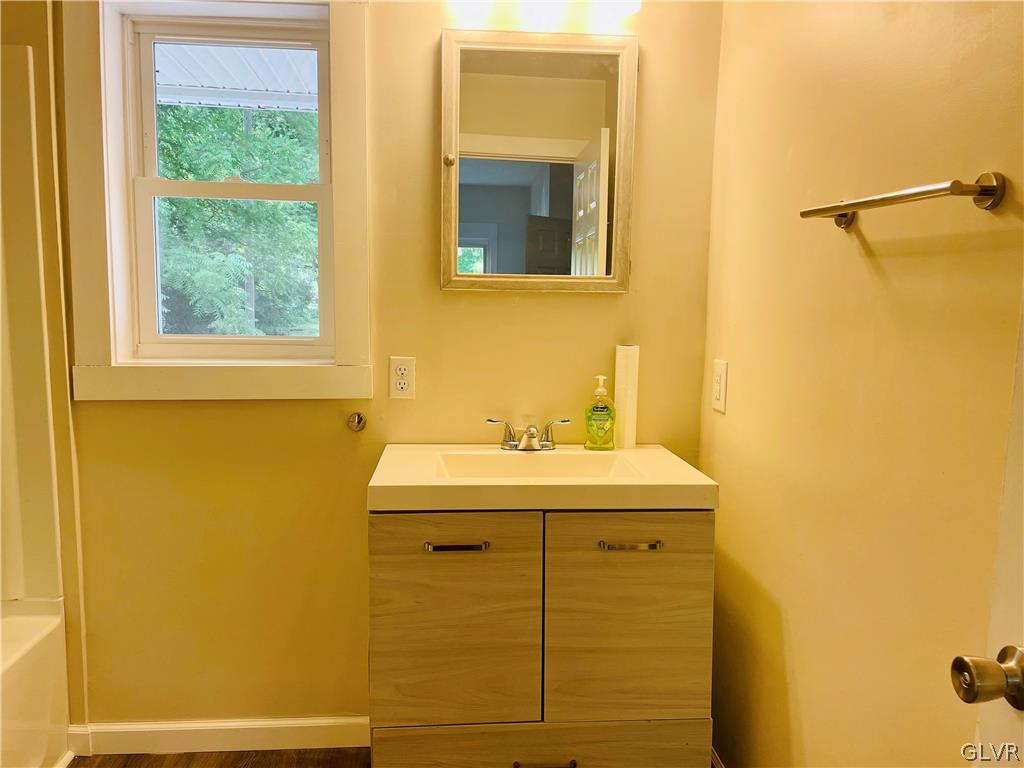 57 Bowmans Road Lehighton, PA 18235 - Photo 16 of 28 Full Bathroom Main Floor