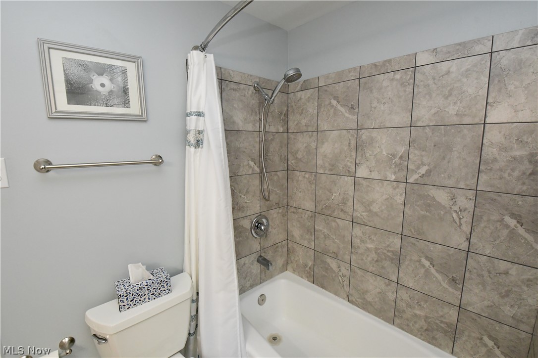 1507 Edgefield Road Lyndhurst, OH 44124 - Photo 19 of 35