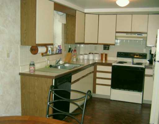317 Orchard Spring Road Pittsburgh, PA 15220 - Photo 4 of 8 Kitchen.