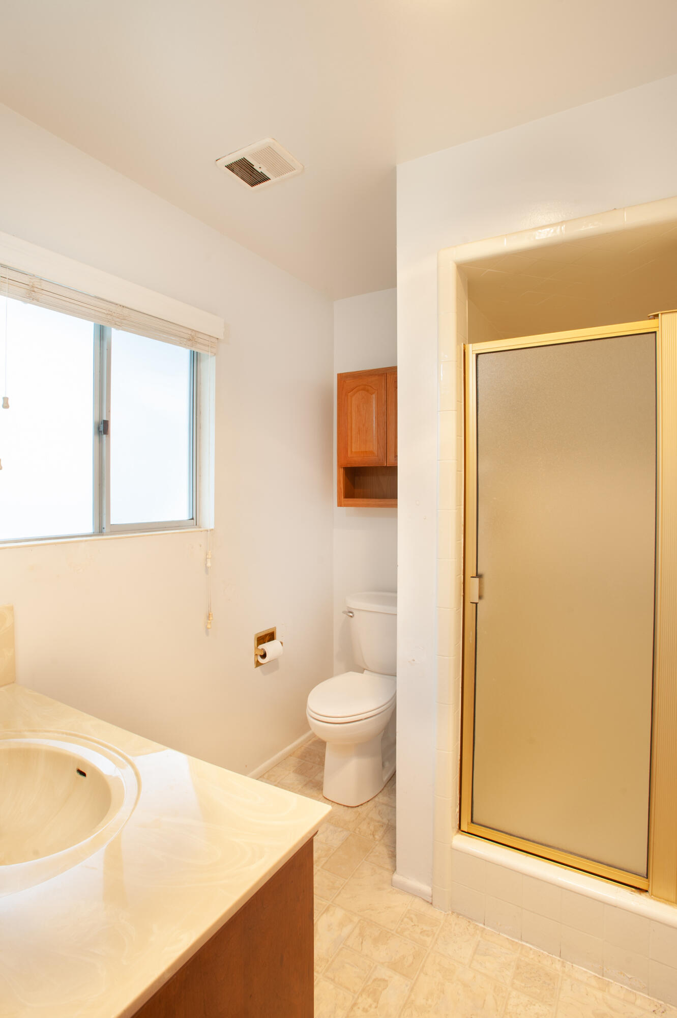 5438 Cameo Road Carpinteria, CA 93013 - Photo 10 of 18 Primary bathroom
