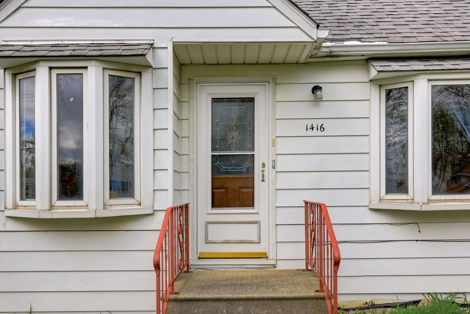 1416 Ridgeway Street Round Lake Beach, IL 60073 - Photo 4 of 32 Gallery Image 4