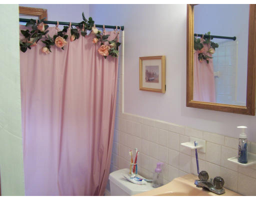79 Old Andover Road North Reading, MA 01864 - Photo 5 of 6 Gallery Image 5