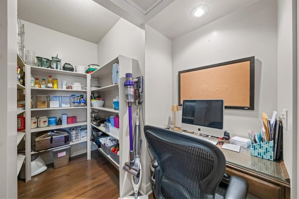 15533 England Street Overland Park, KS 66221 - Photo 14 of 55