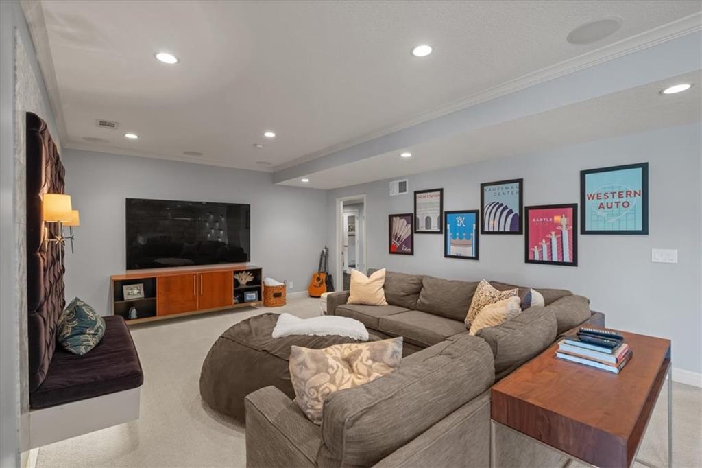 15533 England Street Overland Park, KS 66221 - Photo 38 of 55