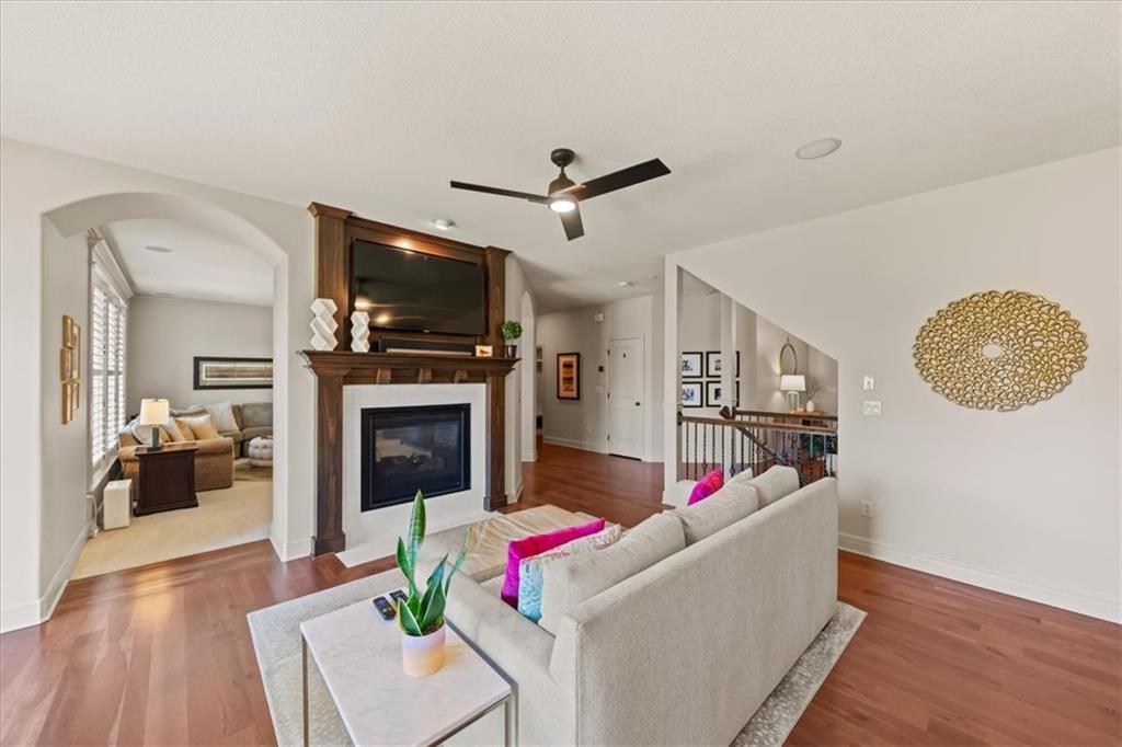 15533 England Street Overland Park, KS 66221 - Photo 8 of 55