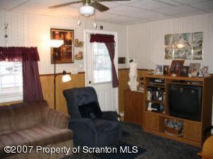 East Oak Drive Lititz, PA 17543 - Photo 3 of 7 Gallery Image 3