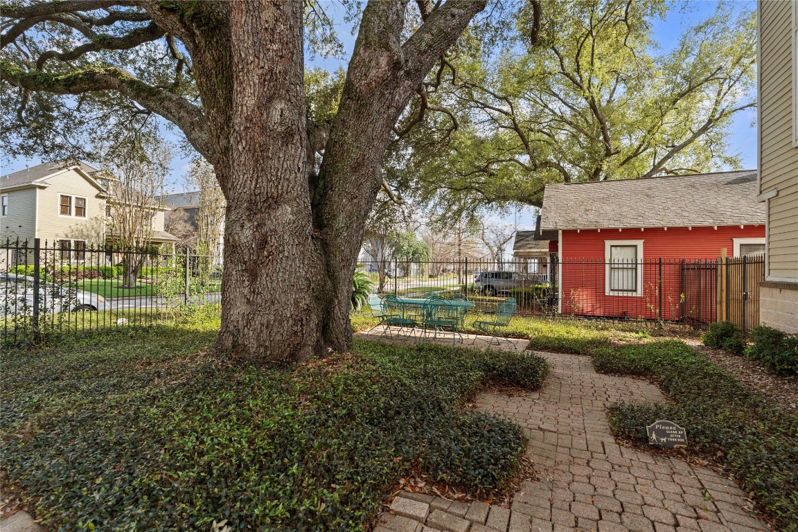 421 Harvard Street, Unit E Houston, TX 77007 - Photo 20 of 21