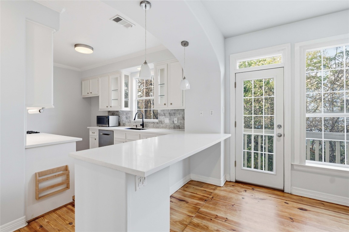 421 Harvard Street, Unit E Houston, TX 77007 - Photo 9 of 21