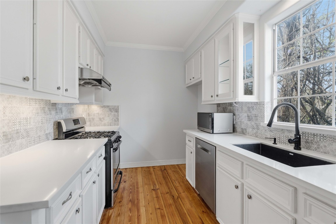 421 Harvard Street, Unit E Houston, TX 77007 - Photo 10 of 21