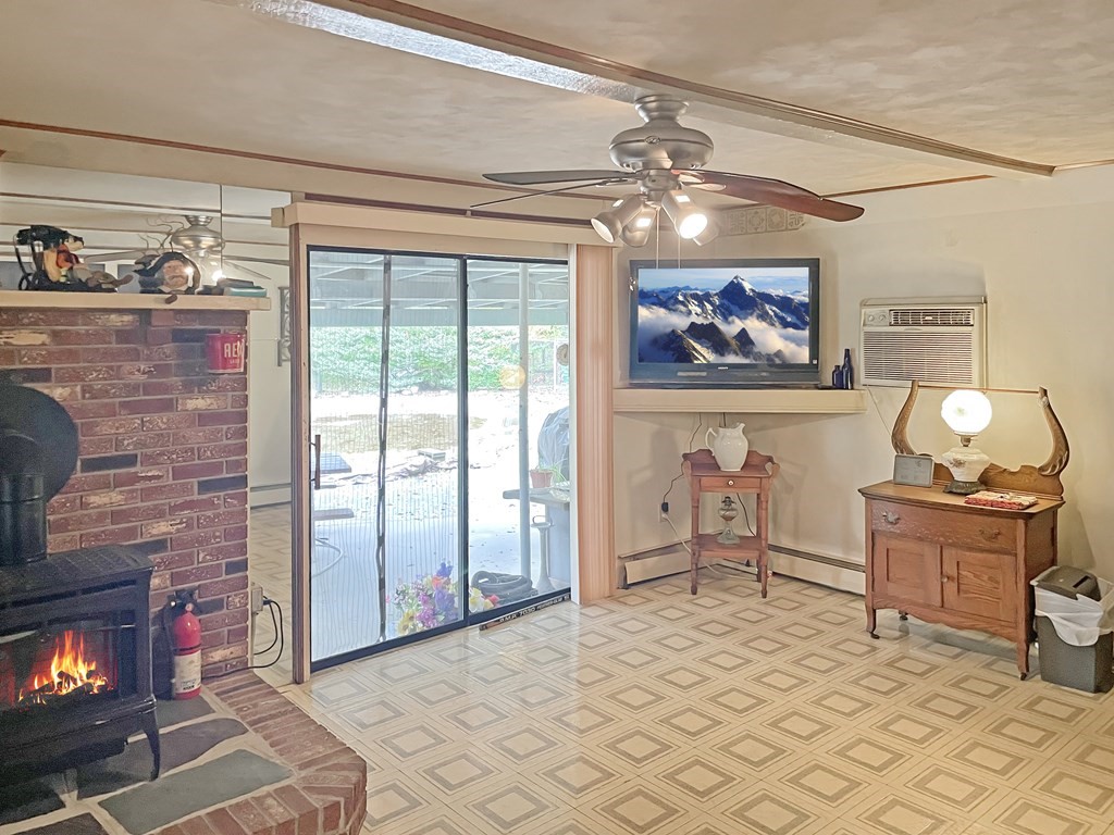 320 Newton Road Haverhill, MA 01830 - Photo 5 of 29