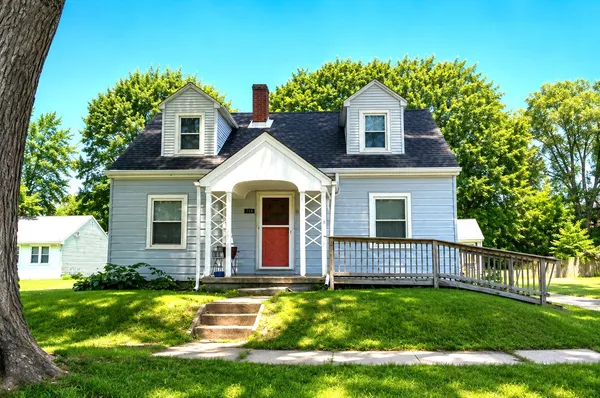 $112,900 | 1402 West 3rd Street, Sterling, IL 61081