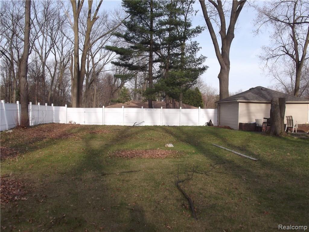 18808 Midway Road Southfield, MI 48075 - Photo 9 of 25 DSCF7268.JPG