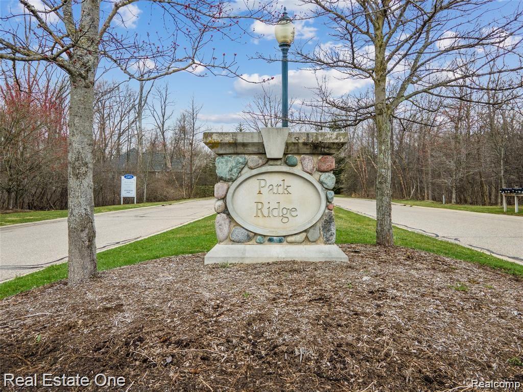 7500 Maple Ridge Drive Clarkston, MI 48346 - Photo 56 of 75 Subdivision sign