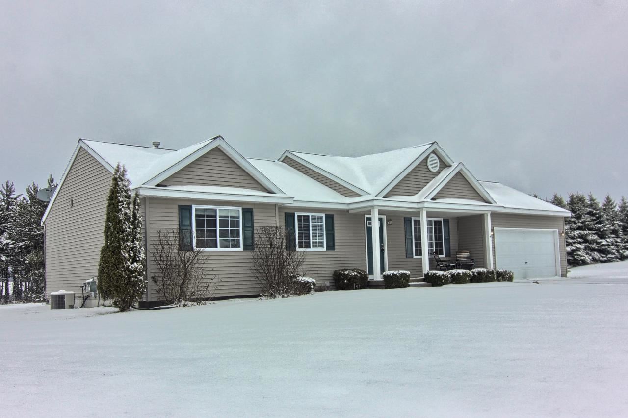 748 Strohm Road Traverse City, MI 49696 - Photo 26 of 26 1813933-25.JPG
