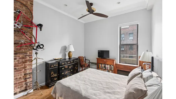 $4,250 | 425 East 78th Street, Unit 5B | Upper East Side