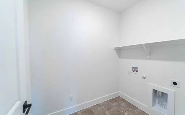 $525,000 | 200 Hollister Drive, Liberty Hill, TX 78642