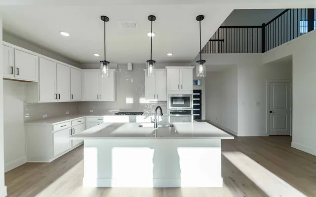 $525,000 | 200 Hollister Drive, Liberty Hill, TX 78642