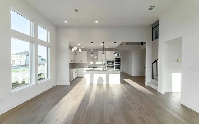 $525,000 | 200 Hollister Drive, Liberty Hill, TX 78642