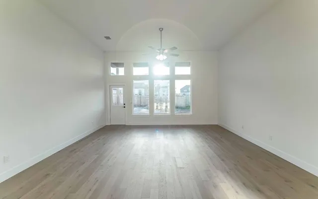 $525,000 | 200 Hollister Drive, Liberty Hill, TX 78642