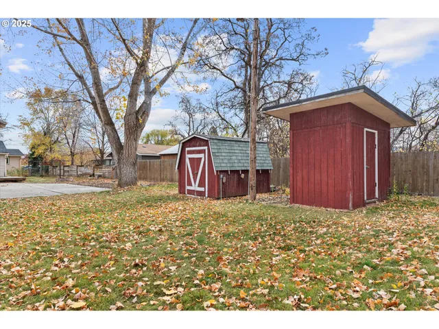 a view of outdoor space