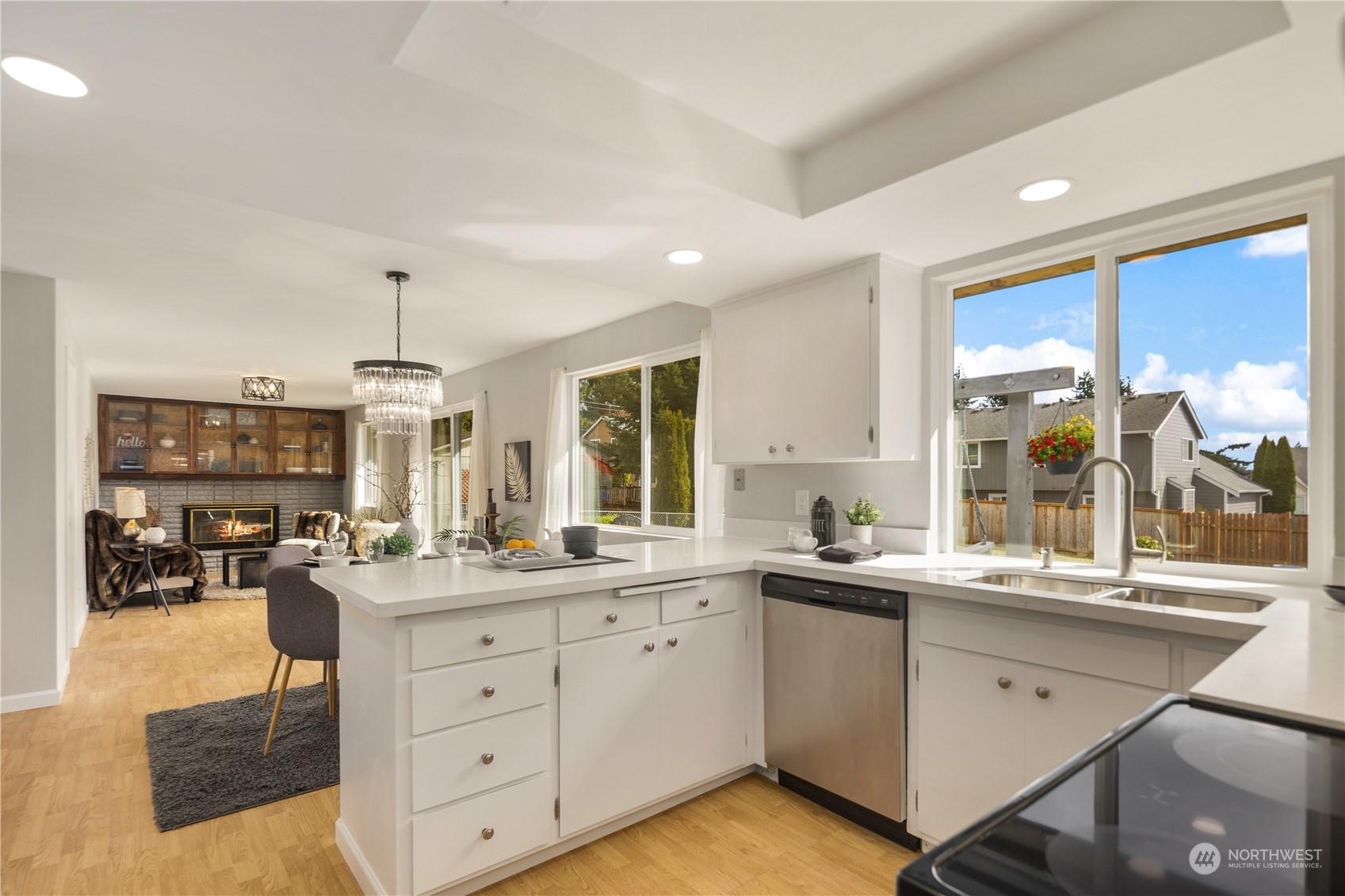 6807 Northeast 2nd Place Renton, WA 98059 - Photo 11 of 35 Gallery Image 11
