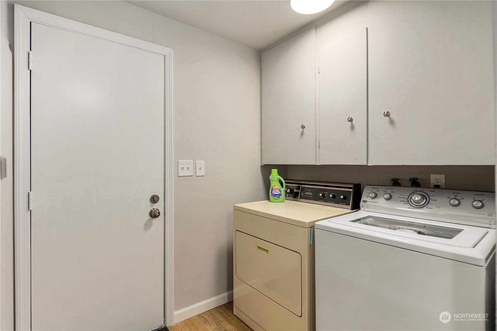 6807 Northeast 2nd Place Renton, WA 98059 - Photo 21 of 35 Gallery Image 21