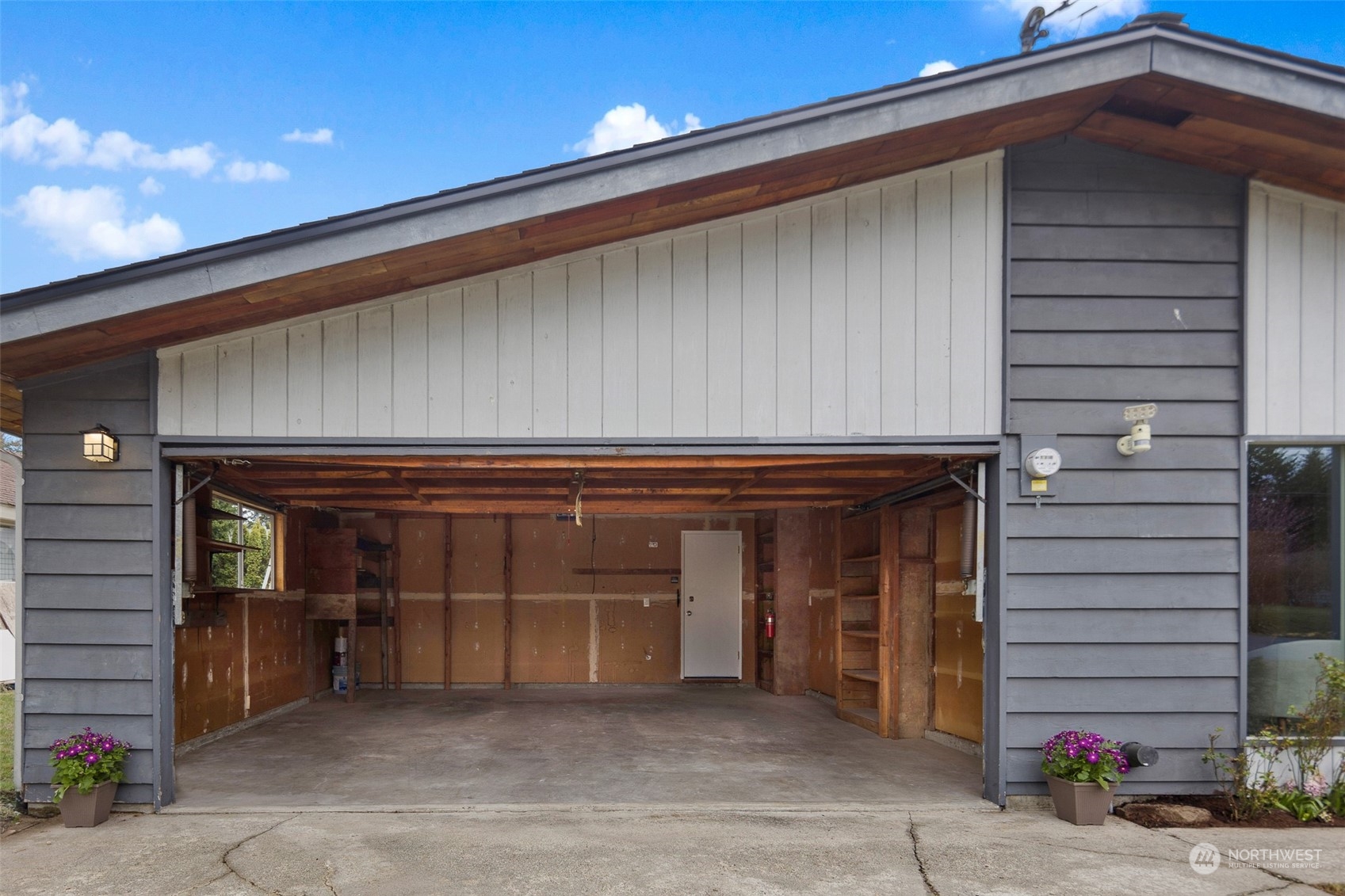 6807 Northeast 2nd Place Renton, WA 98059 - Photo 23 of 35 Gallery Image 23