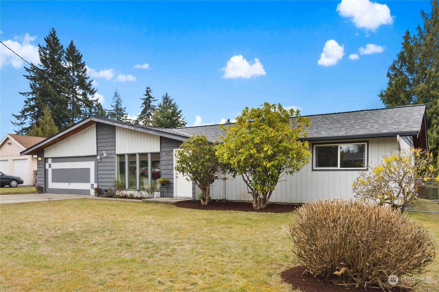 6807 Northeast 2nd Place Renton, WA 98059 - Photo 3 of 35 Gallery Image 3