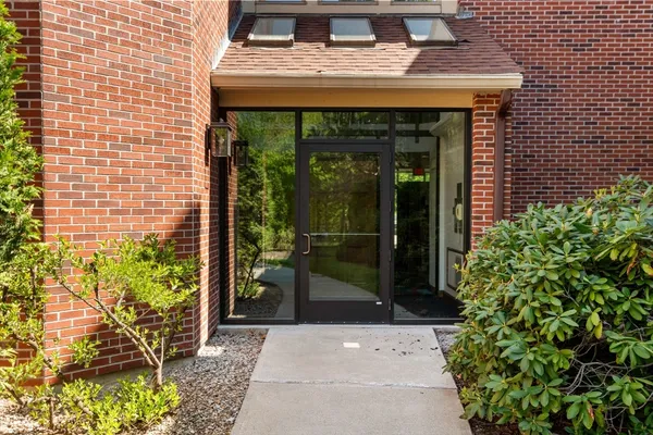 $399,900 | 770 Salisbury Street, Unit J558, Worcester, MA 01609