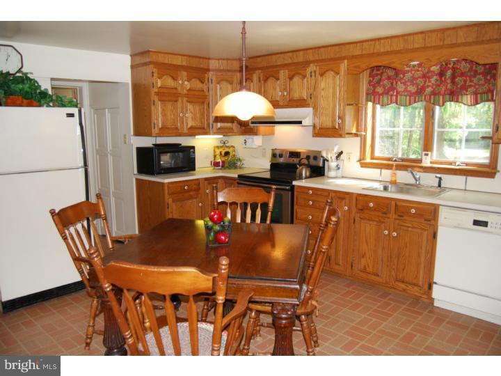 738 Schoolhouse Road Pottstown, PA 19465 - Photo 4 of 15 Gallery Image 4