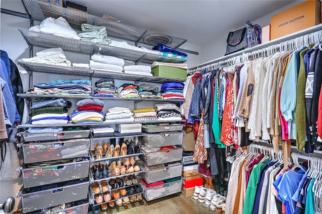 1 West Farm Road Smithfield, RI 02917 - Photo 27 of 50 Walk in closet