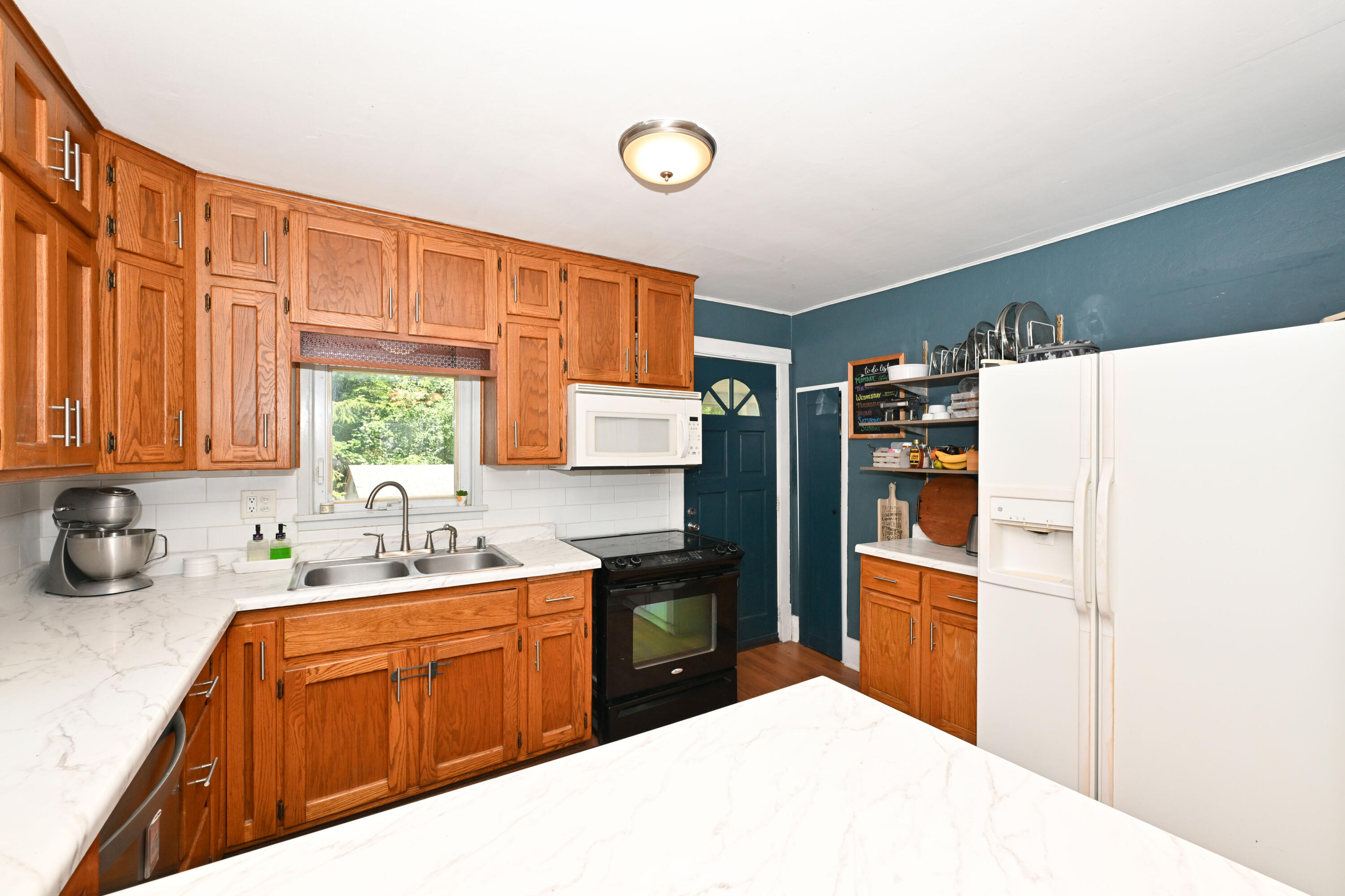 20516 Good Hope Road Lannon, WI 53046 - Photo 17 of 44 Photo (17)