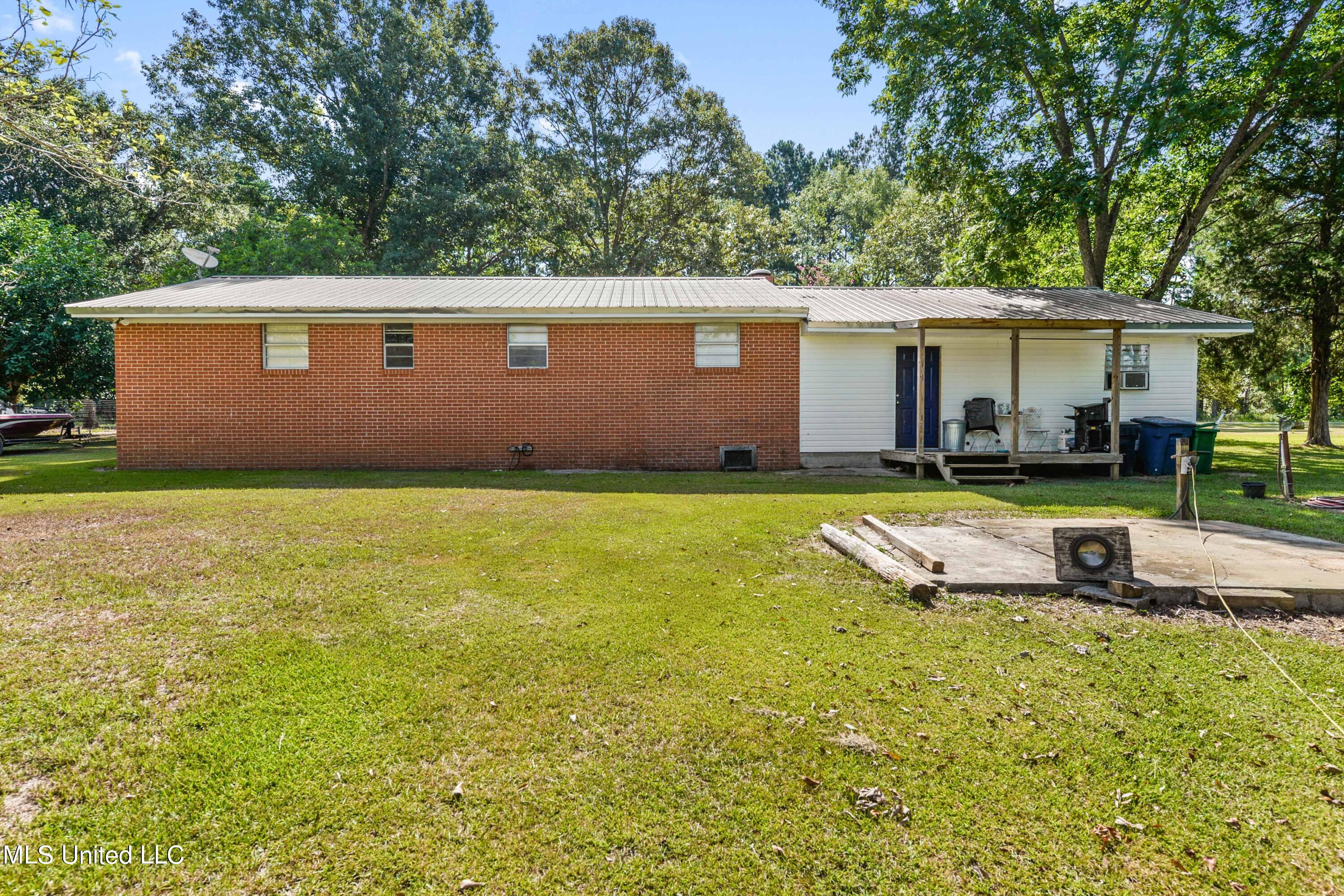 228 Holley Road Lucedale, MS 39452 - Photo 27 of 30 027