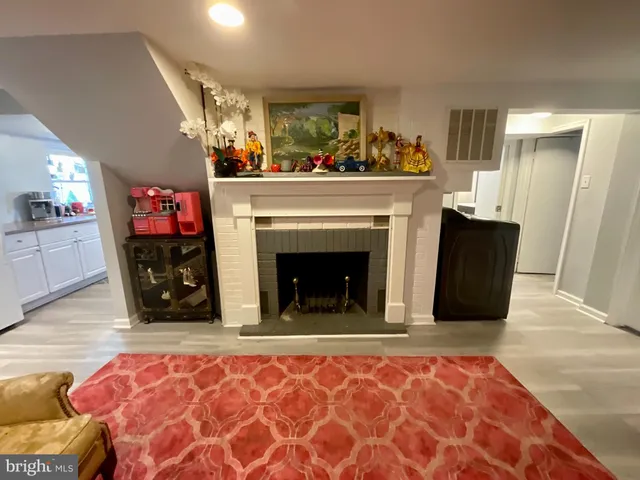 $3,500 | 6822 Donahue Court, Falls Church, VA 22042