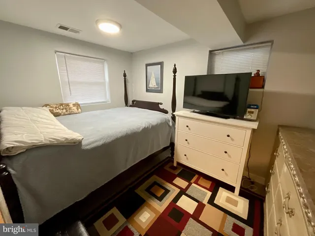 $3,500 | 6822 Donahue Court, Falls Church, VA 22042