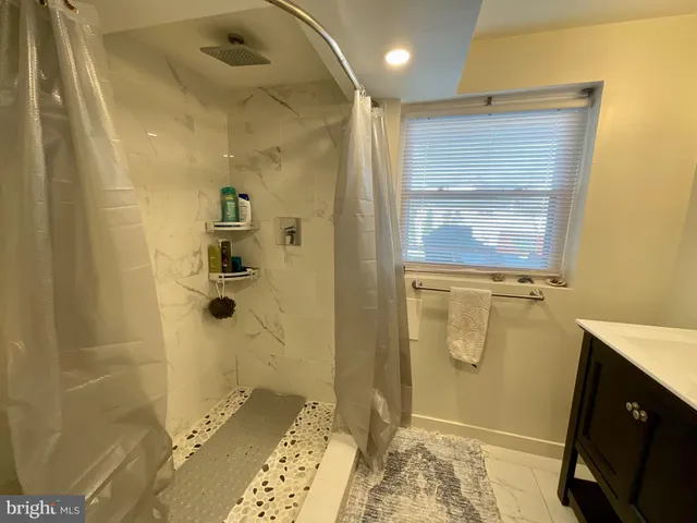 $3,500 | 6822 Donahue Court, Falls Church, VA 22042