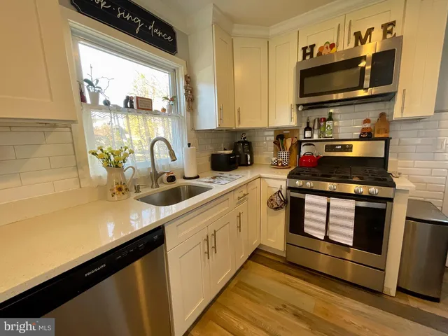 $3,500 | 6822 Donahue Court, Falls Church, VA 22042