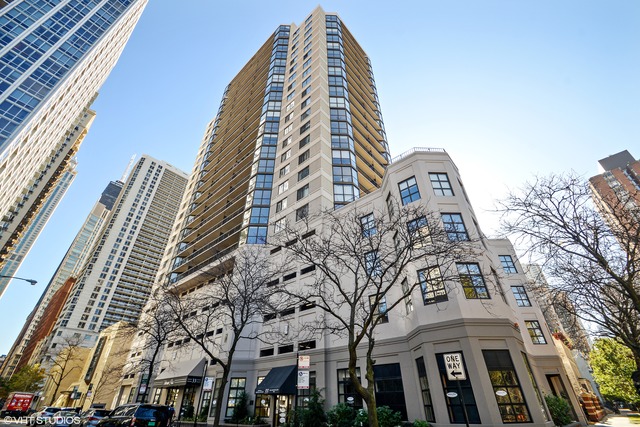 33 West Delaware Place, Unit 7J Chicago, IL 60610 - Photo 1 of 11